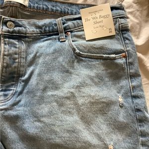 Abercrombie & Fitch- NWT 90’s Low Rise Baggy Shorts Medium Wash- Sz. 35 20W